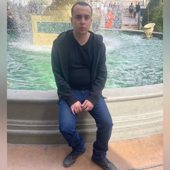 Meet your Posher, IanCarlo - Picture 11 of 16